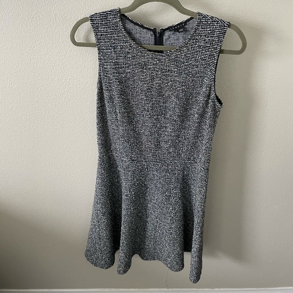 Theory Dress - Picture 1 of 3